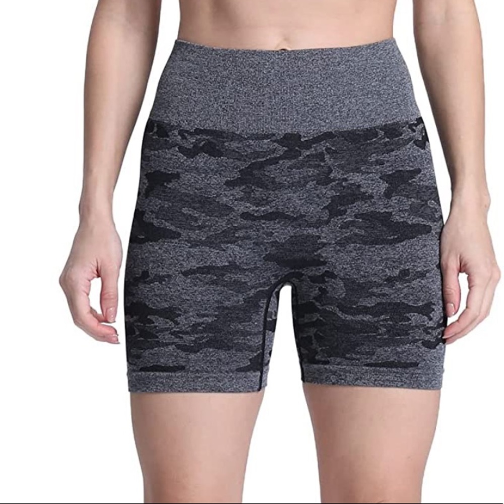 ❗️NEW❗️Camo scrunch shorts